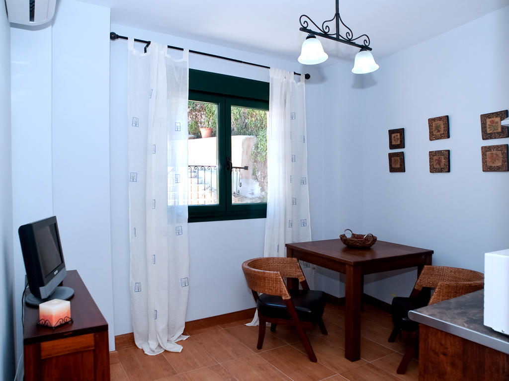 Apartamentos Rurales La Vera คารันดียา เดลา เบรา ห้อง รูปภาพ
